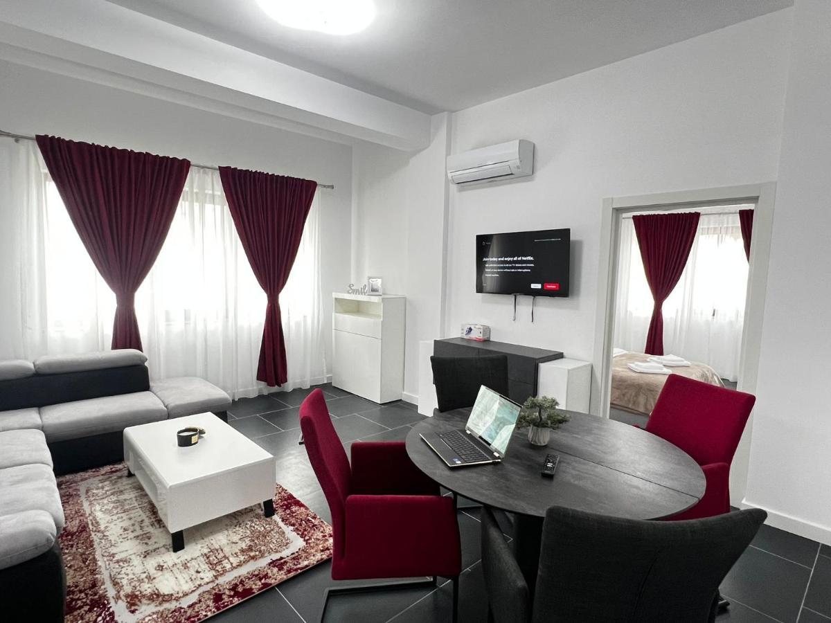Luxury Cozy Apartments - City Center Suceava Bagian luar foto