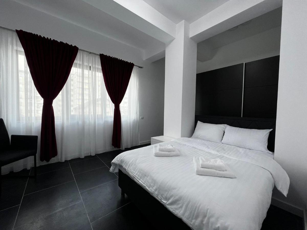 Luxury Cozy Apartments - City Center Suceava Bagian luar foto