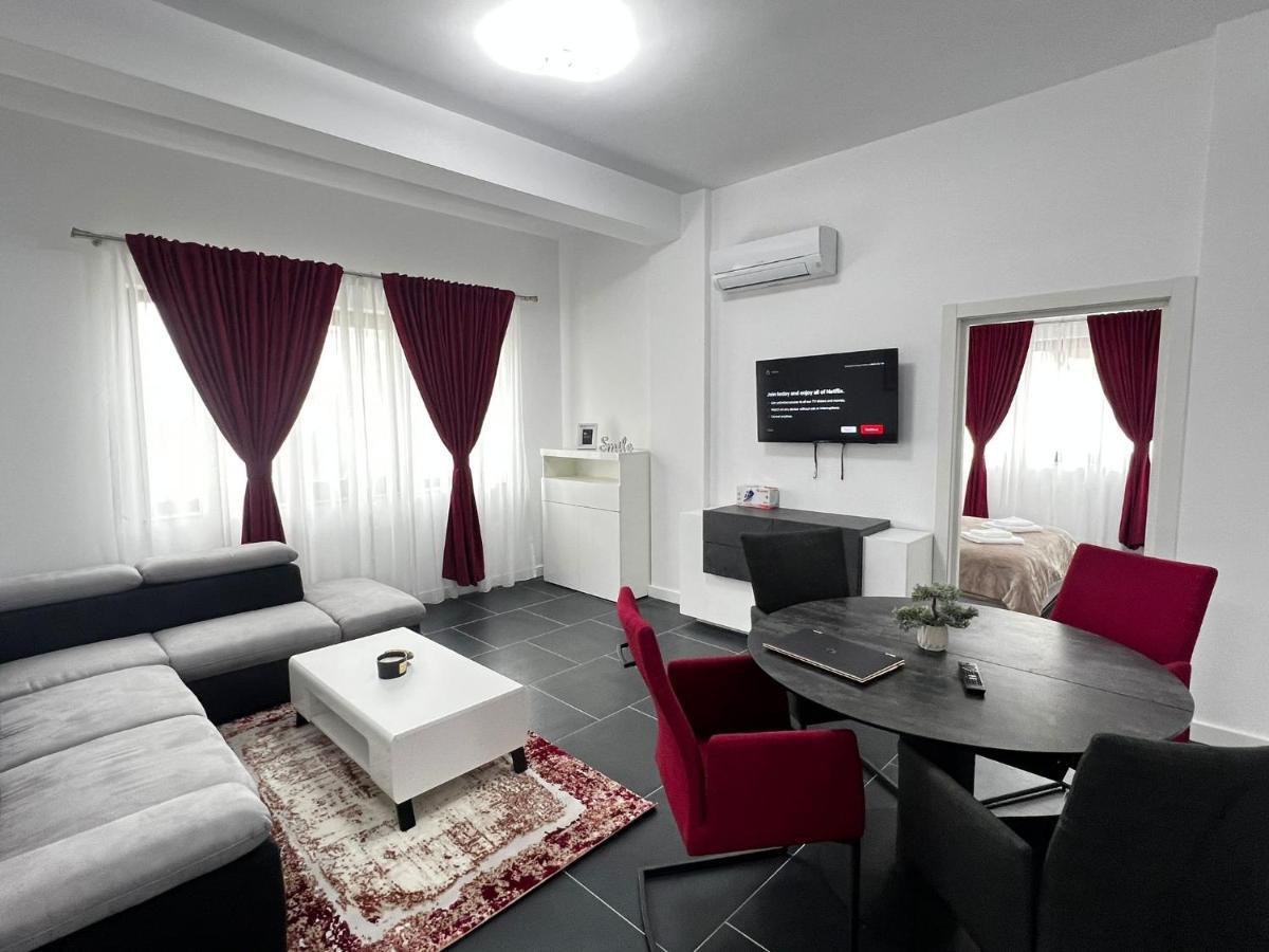 Luxury Cozy Apartments - City Center Suceava Bagian luar foto