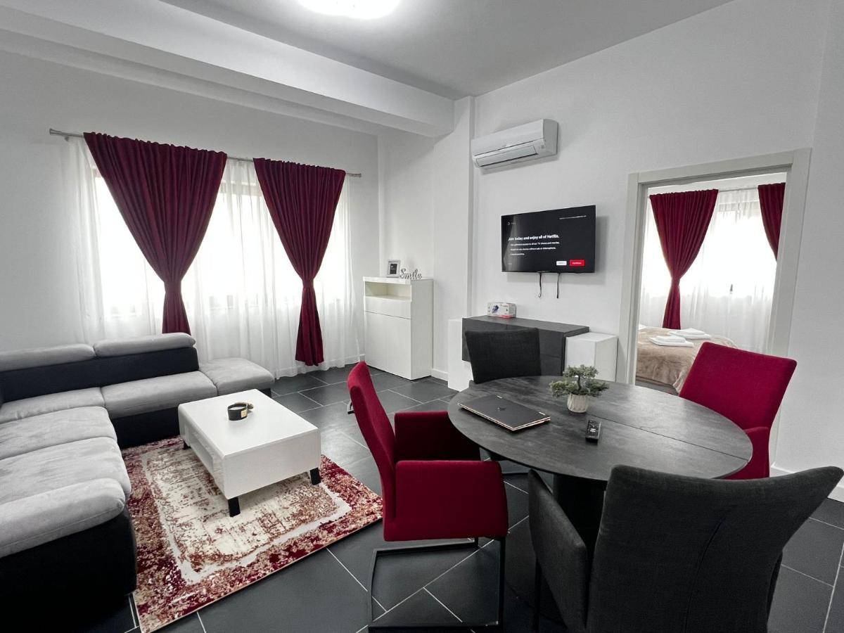 Luxury Cozy Apartments - City Center Suceava Bagian luar foto