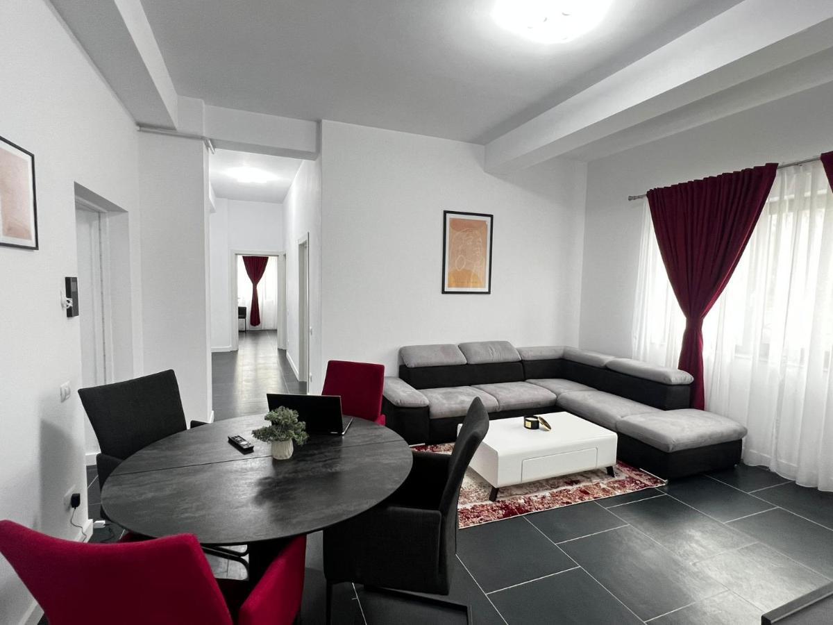 Luxury Cozy Apartments - City Center Suceava Bagian luar foto