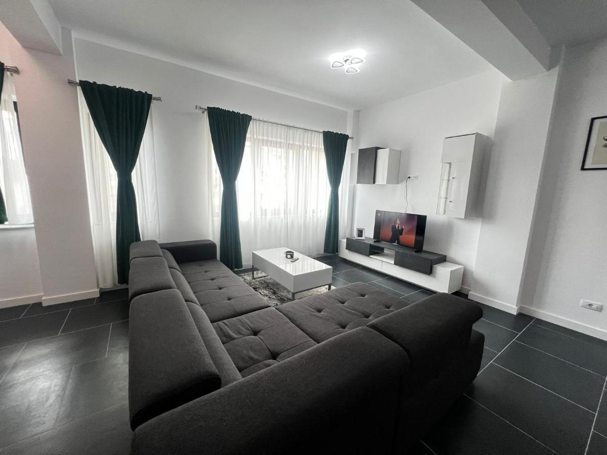 Luxury Cozy Apartments - City Center Suceava Bagian luar foto