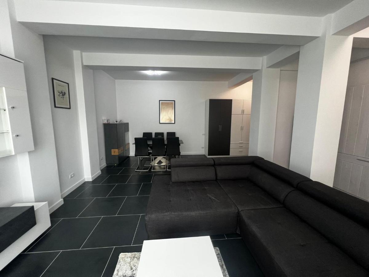 Luxury Cozy Apartments - City Center Suceava Bagian luar foto
