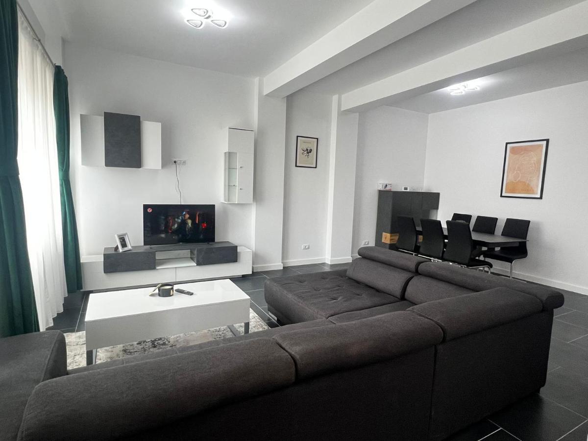 Luxury Cozy Apartments - City Center Suceava Bagian luar foto