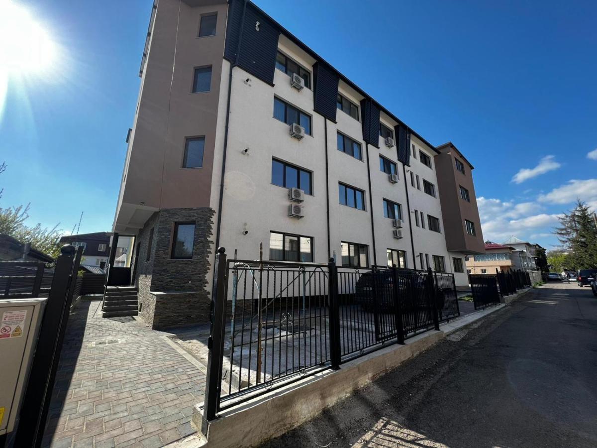 Luxury Cozy Apartments - City Center Suceava Bagian luar foto
