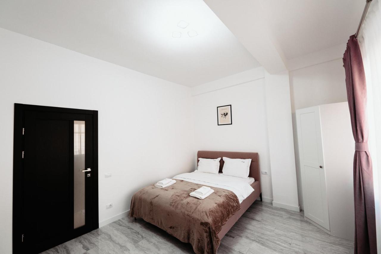 Luxury Cozy Apartments - City Center Suceava Bagian luar foto
