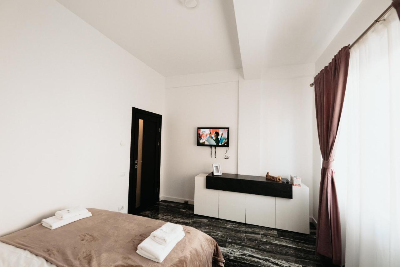 Luxury Cozy Apartments - City Center Suceava Bagian luar foto