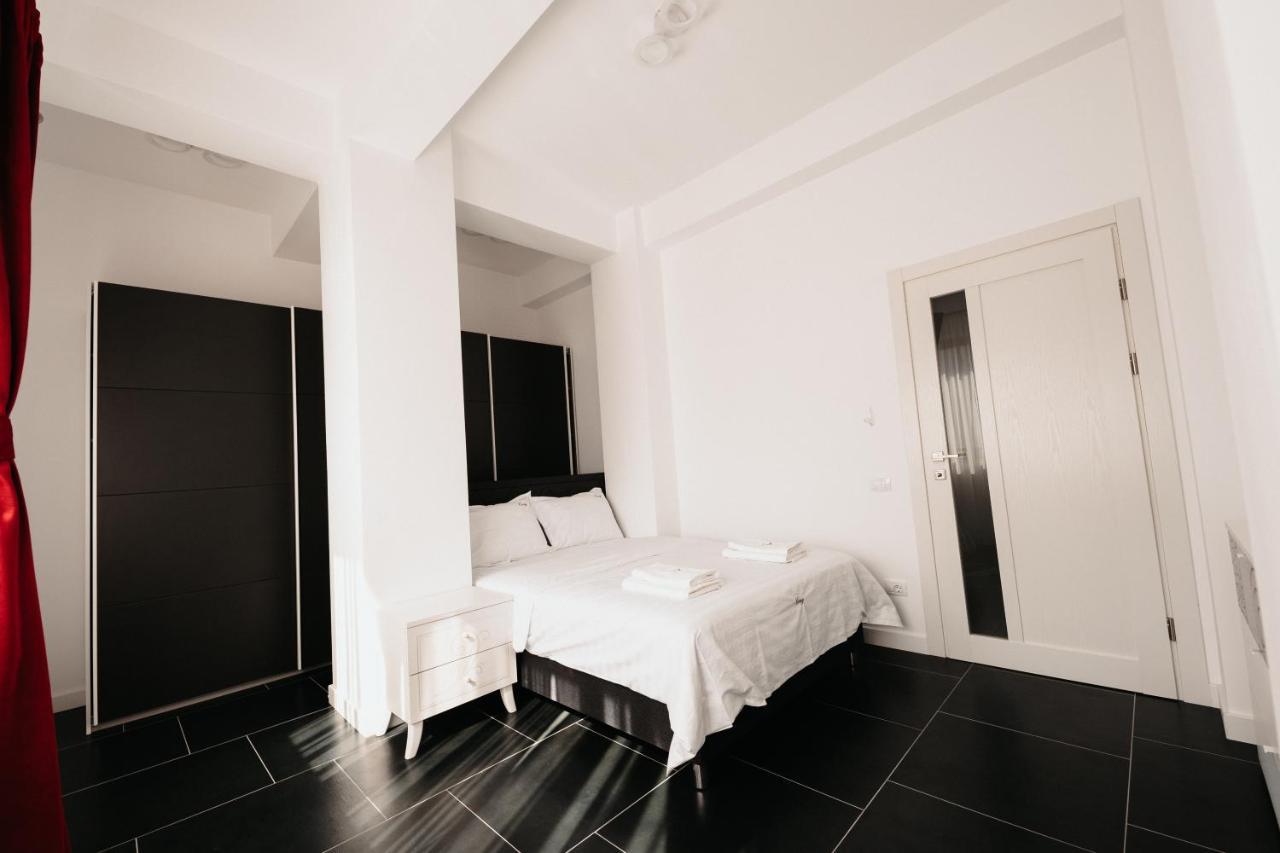 Luxury Cozy Apartments - City Center Suceava Bagian luar foto