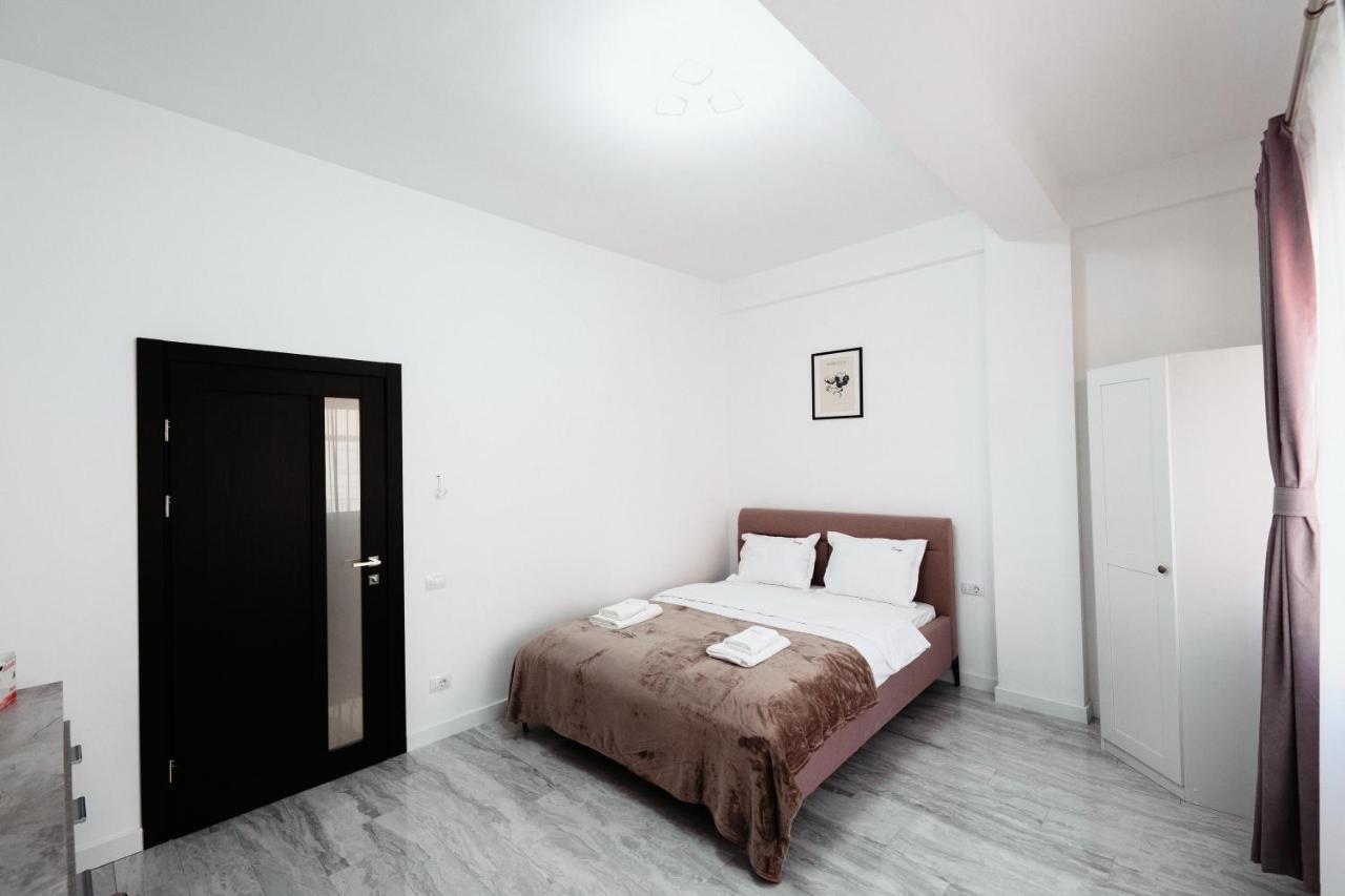 Luxury Cozy Apartments - City Center Suceava Bagian luar foto