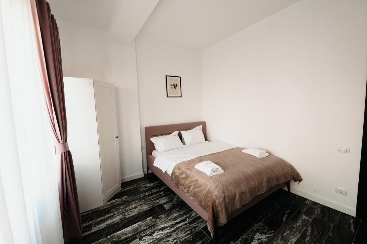 Luxury Cozy Apartments - City Center Suceava Bagian luar foto
