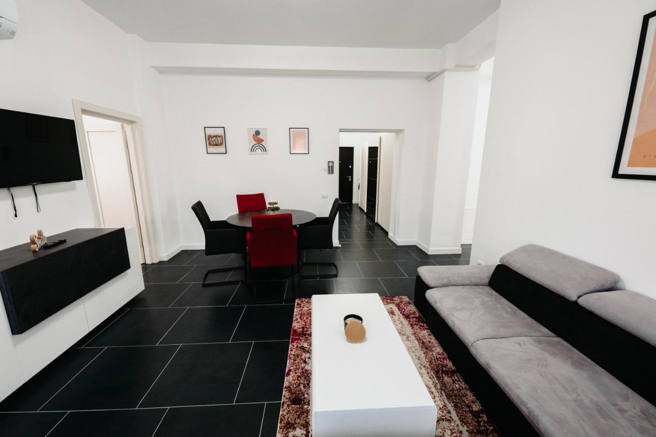 Luxury Cozy Apartments - City Center Suceava Bagian luar foto