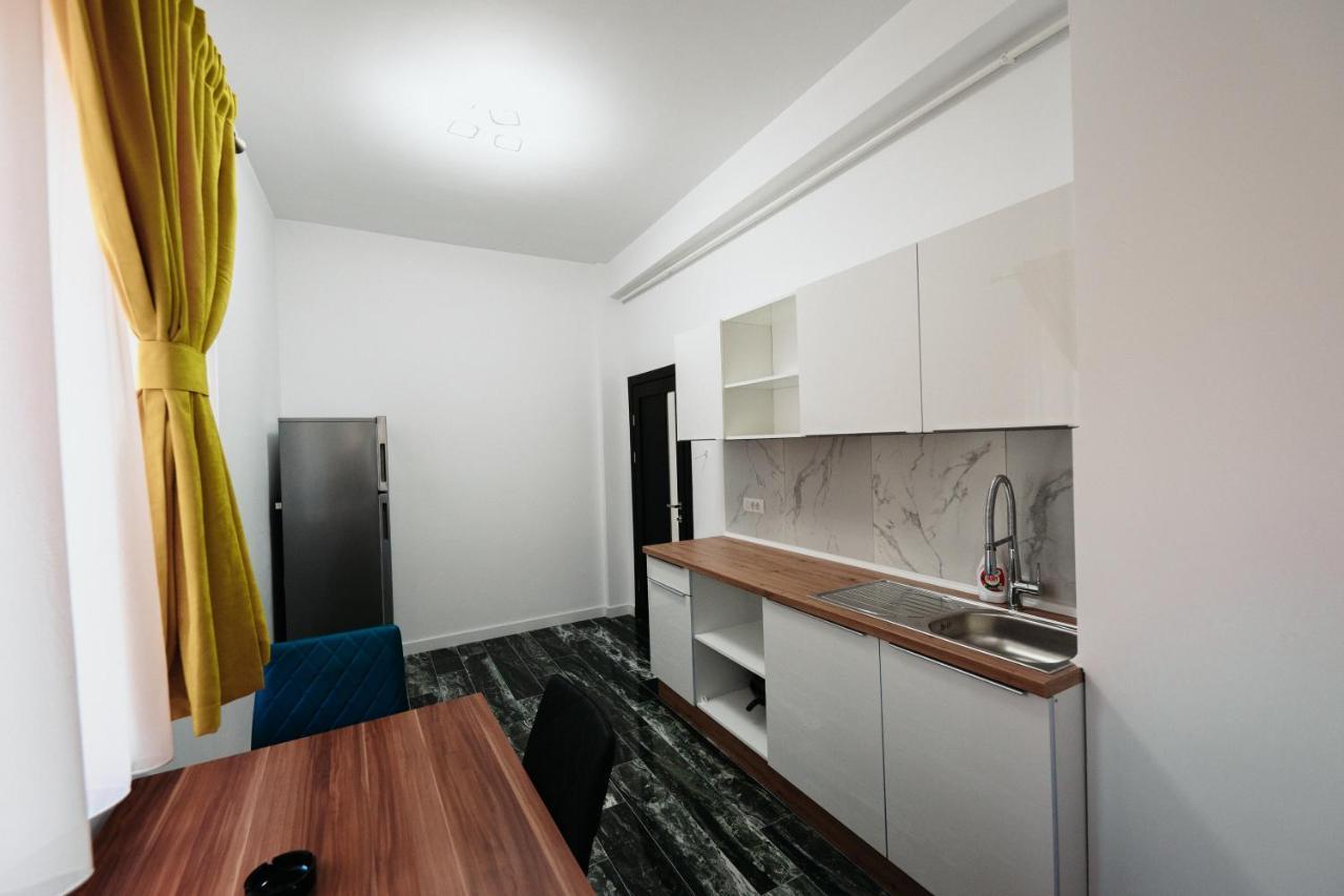 Luxury Cozy Apartments - City Center Suceava Bagian luar foto