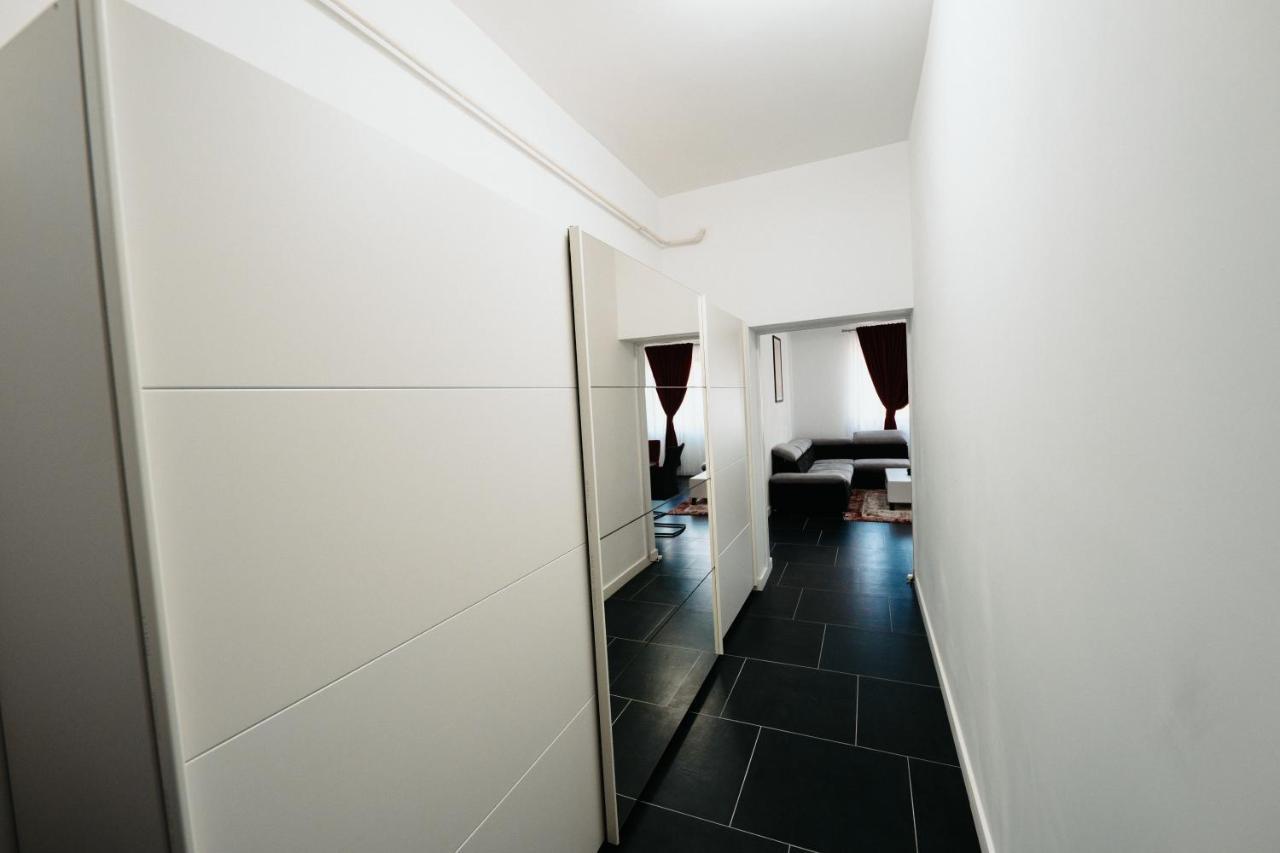 Luxury Cozy Apartments - City Center Suceava Bagian luar foto