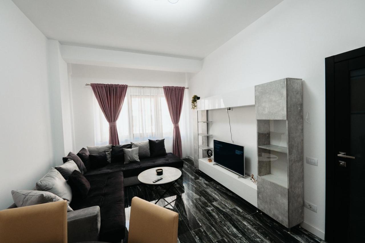 Luxury Cozy Apartments - City Center Suceava Bagian luar foto