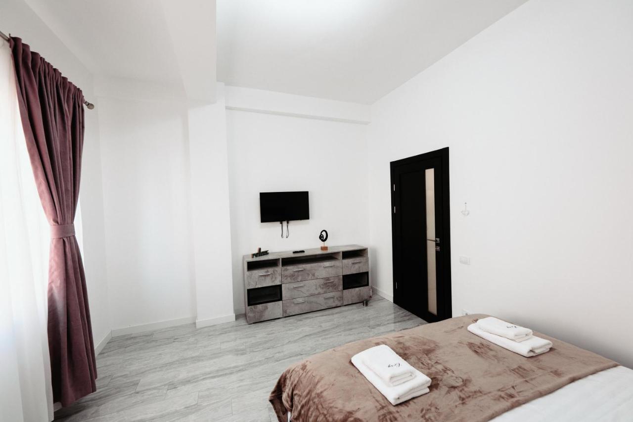 Luxury Cozy Apartments - City Center Suceava Bagian luar foto