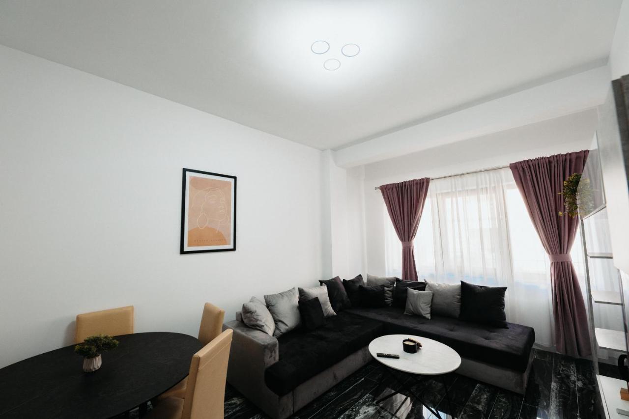 Luxury Cozy Apartments - City Center Suceava Bagian luar foto